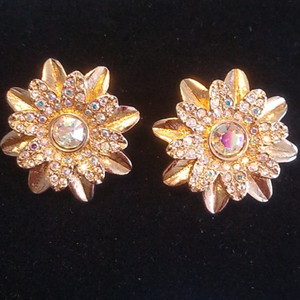 Flower and crystal clip earrings